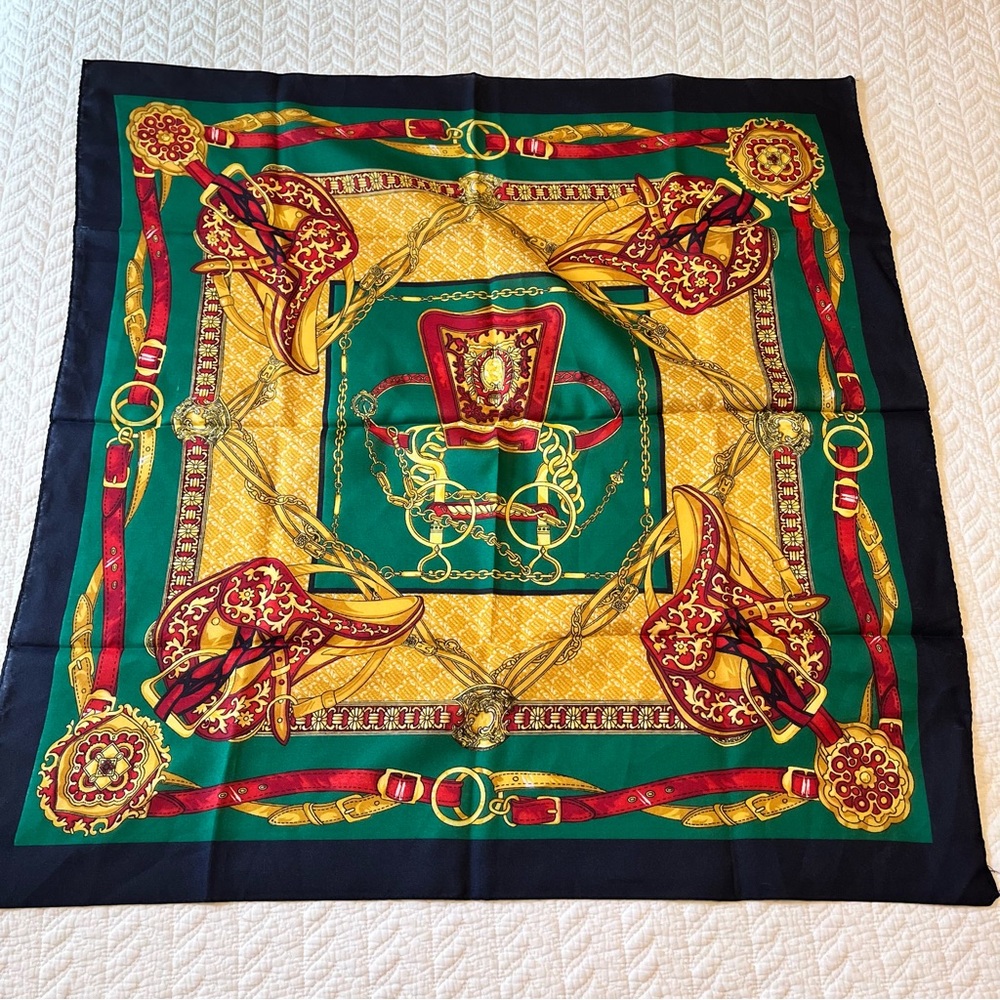 Vintage Square Gold Luxury Hardware Print Pattern Scarf 30" x 30" - Picture 5 of 13